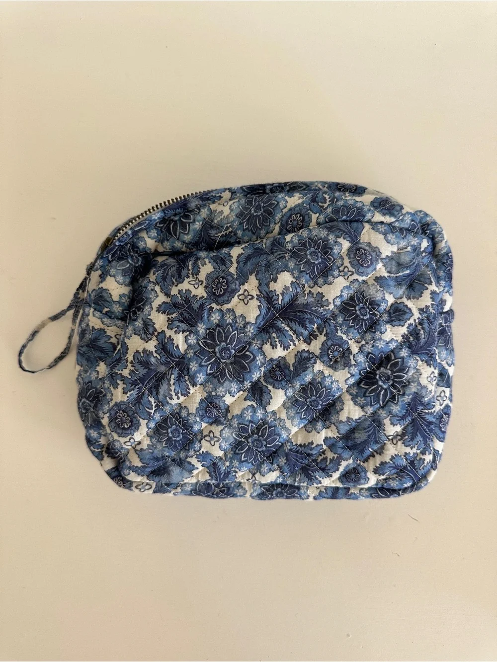 Doen Quilted Floral Cosmetic Pouch - Blue & White